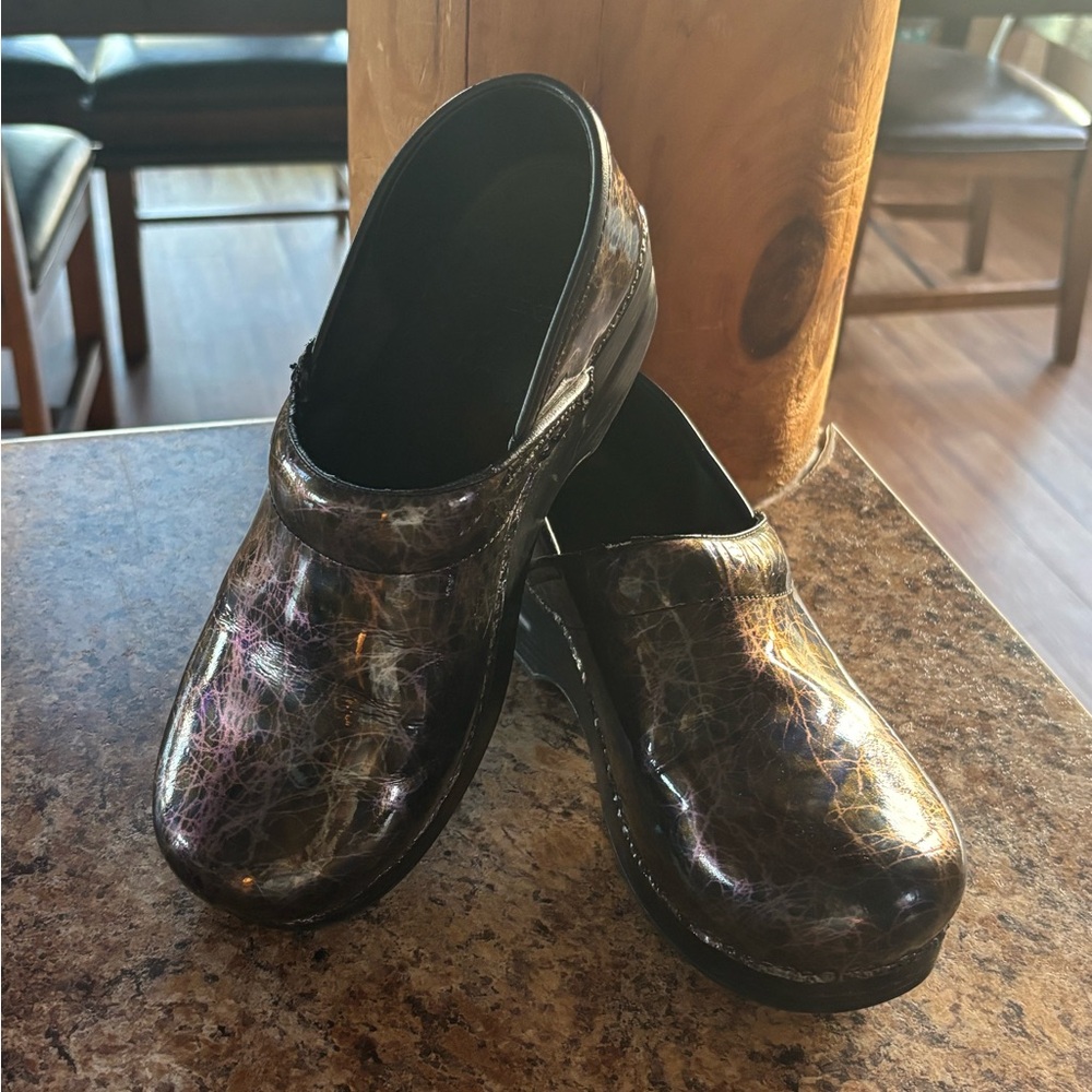 Dansko Sketch Scribble Clogs I Sizez 38 (U.S 7.5-8)